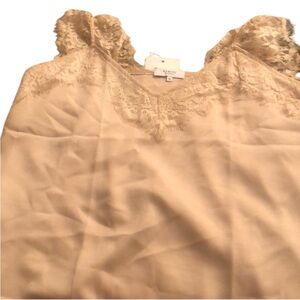 Ramisu Ivory silky camisole / shell with eyelash lace trim